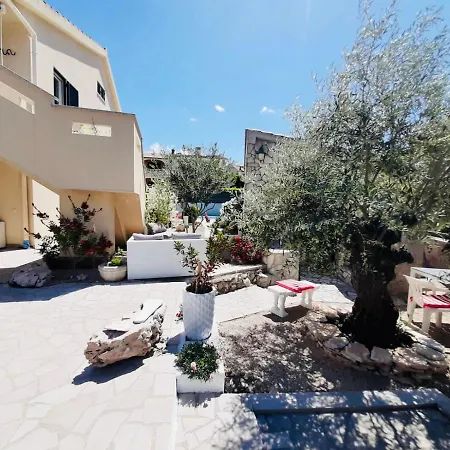 Evamar, Island Krk * بونات