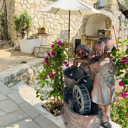 Evamar, Island Krk بونات